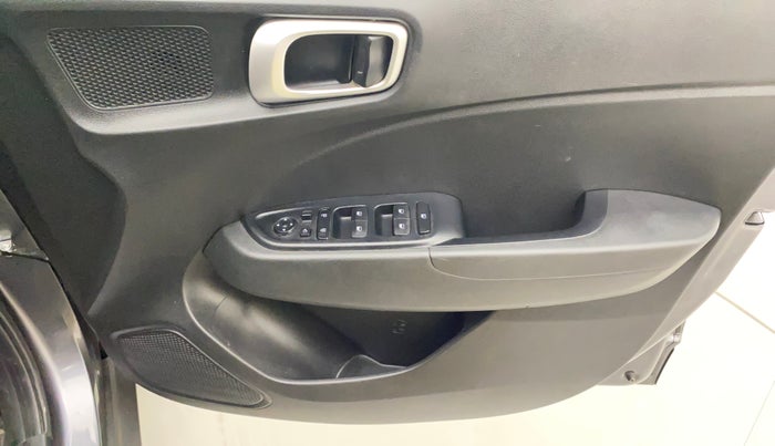 2021 Hyundai VENUE SX 1.0 TURBO IMT, Petrol, Manual, 47,902 km, Driver Side Door Panels Control