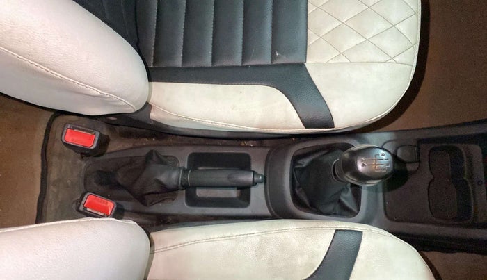2016 Renault Kwid RXL, Petrol, Manual, 48,105 km, Gear Lever