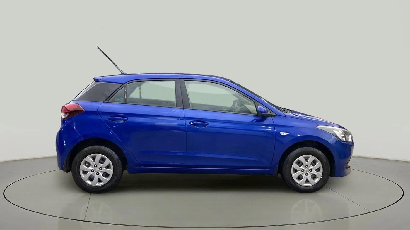 2014 Hyundai Elite i20 MAGNA 1.2, Petrol, Manual, 1,06,989 km, Right Side View