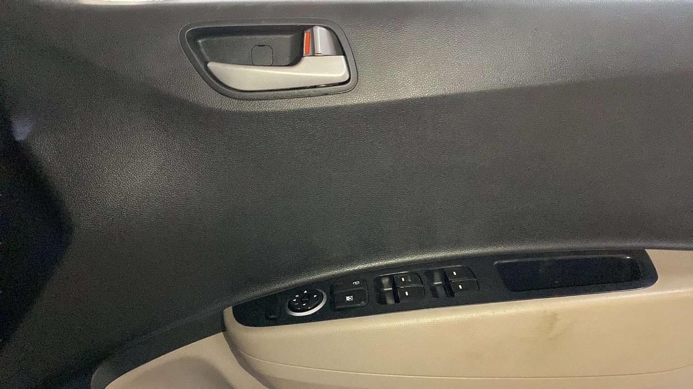 2014 Hyundai Grand i10 SPORTZ 1.2 KAPPA VTVT, Petrol, Manual, 85,117 km, Driver Side Door Panels Control