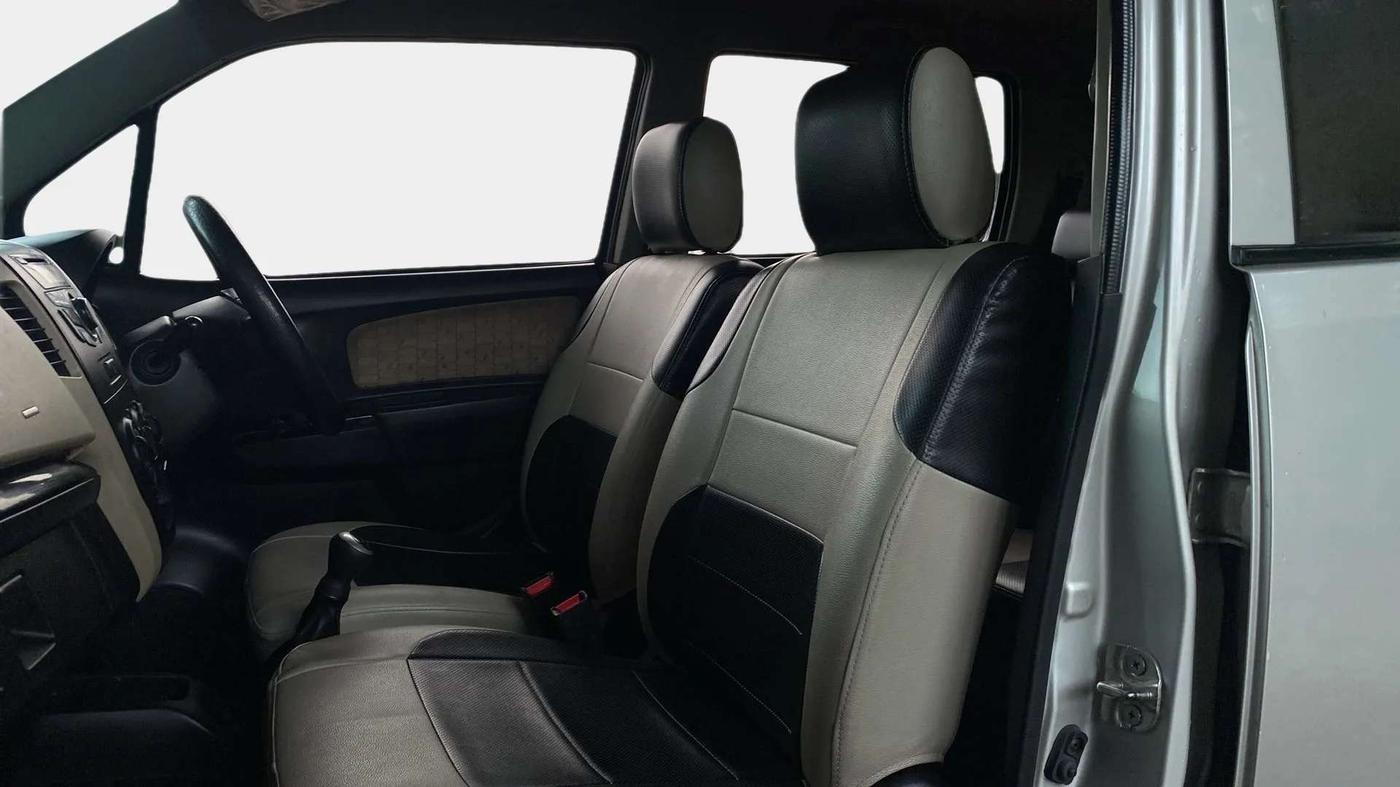 2017 Maruti Wagon R 1.0 VXI, CNG, Manual, 79,904 km, Right Side Front Door Cabin