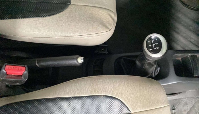 2017 Maruti Wagon R 1.0 VXI, CNG, Manual, 79,904 km, Gear Lever