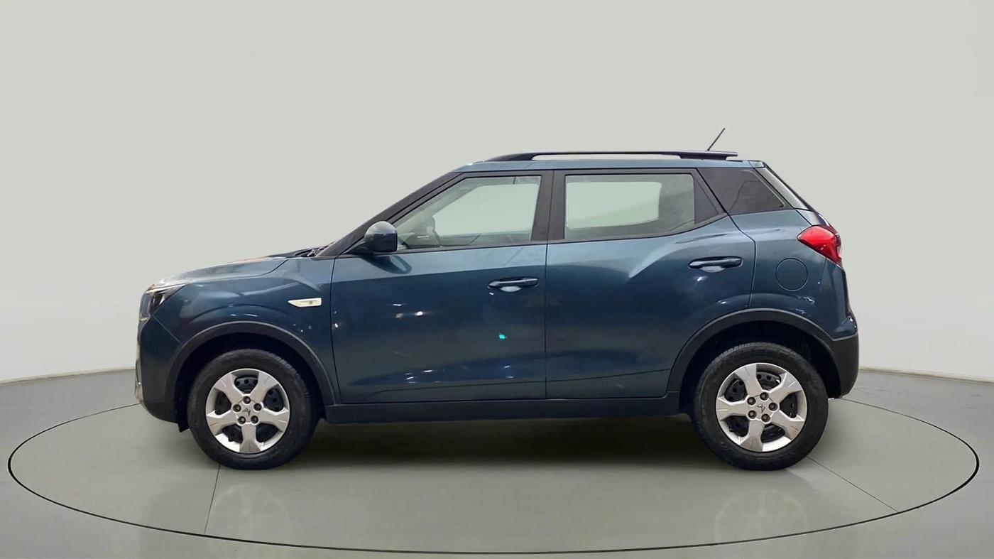 2022 Mahindra XUV300 W6 1.2 PETROL AMT, Petrol, Automatic, 7,701 km, Left Side