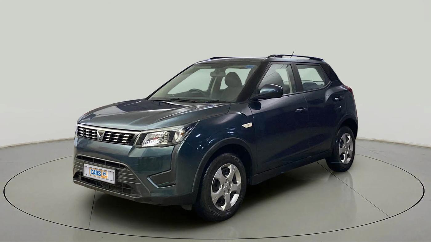 2022 Mahindra XUV300 W6 1.2 PETROL AMT, Petrol, Automatic, 7,701 km, Left Front Diagonal