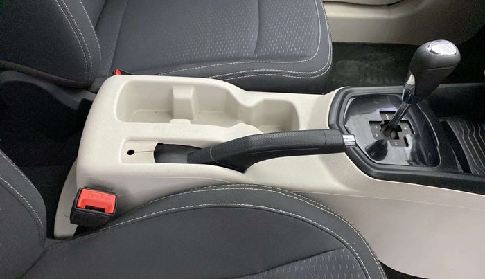 2022 Mahindra XUV300 W6 1.2 PETROL AMT, Petrol, Automatic, 7,701 km, Gear Lever