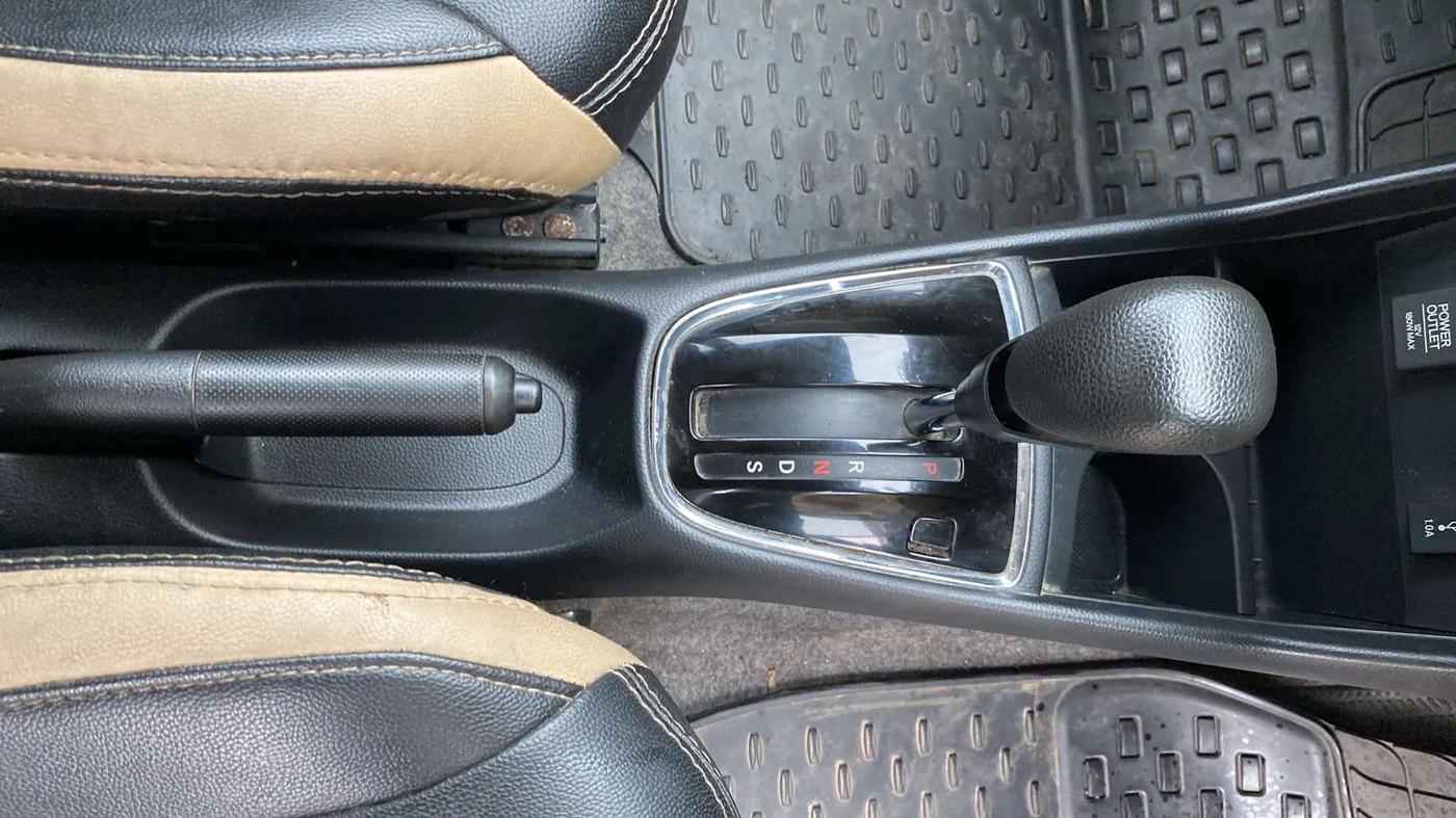 2018 Honda Amaze 1.2L I-VTEC V CVT, Petrol, Automatic, 46,447 km, Gear Lever