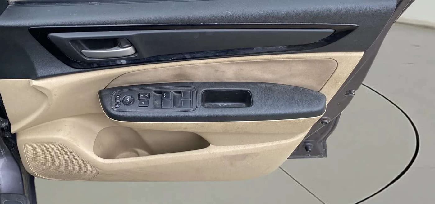 2018 Honda Amaze 1.2L I-VTEC V CVT, Petrol, Automatic, 46,447 km, Driver Side Door Panels Control