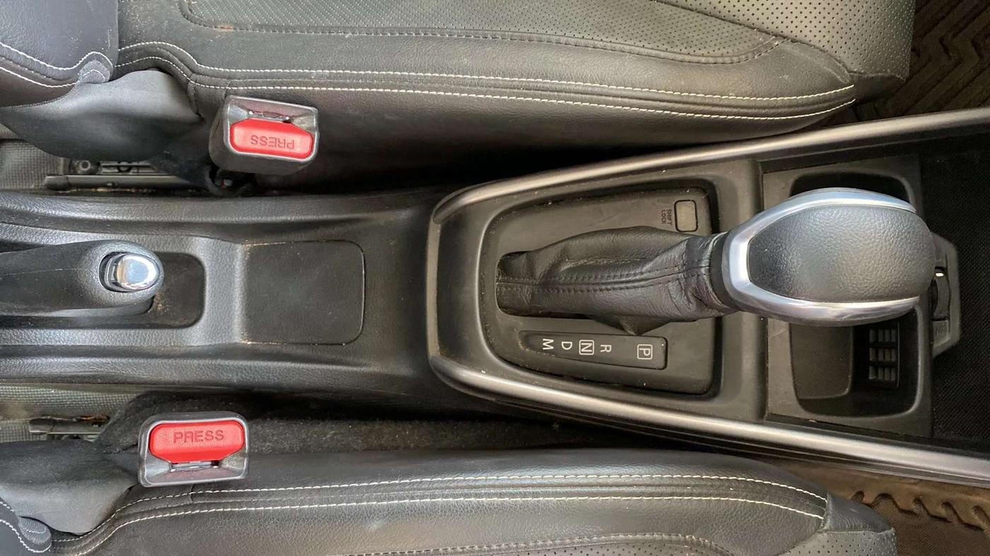 2023 Maruti XL6 ALPHA PLUS AT, Petrol, Automatic, 21,842 km, Gear Lever