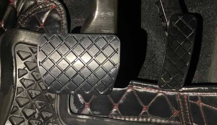 2017 Volkswagen TIGUAN COMFORTLINE TDI AT, Diesel, Automatic, 97,789 km, Pedals