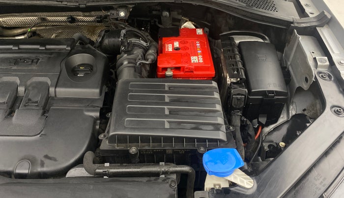 2017 Volkswagen TIGUAN COMFORTLINE TDI AT, Diesel, Automatic, 97,789 km, Engine View - Left