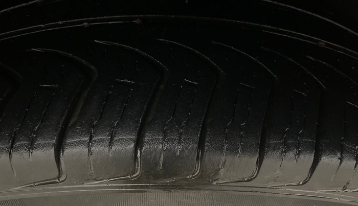 2017 Volkswagen TIGUAN COMFORTLINE TDI AT, Diesel, Automatic, 97,789 km, Right Rear Tyre Tread