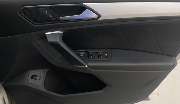 2017 Volkswagen TIGUAN COMFORTLINE TDI AT, Diesel, Automatic, 97,789 km, Driver Side Door Panels Control