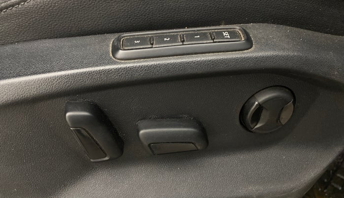 2017 Volkswagen TIGUAN COMFORTLINE TDI AT, Diesel, Automatic, 97,789 km, Driver Side Adjustment Panel