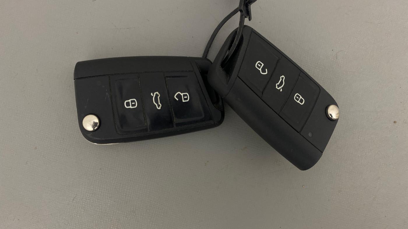 2017 Volkswagen TIGUAN COMFORTLINE TDI AT, Diesel, Automatic, 97,789 km, Key Close Up