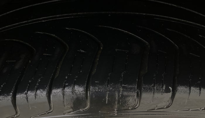 2017 Volkswagen TIGUAN COMFORTLINE TDI AT, Diesel, Automatic, 97,789 km, Left Rear Tyre Tread