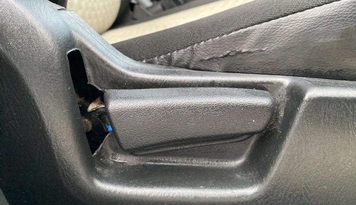 2019 Maruti Alto VXI, Petrol, Manual, 11,970 km, Driver Side Adjustment Panel