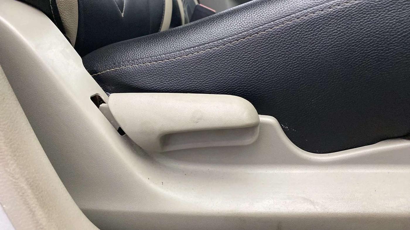 2014 Maruti Celerio VXI, Petrol, Manual, 19,080 km, Driver Side Adjustment Panel