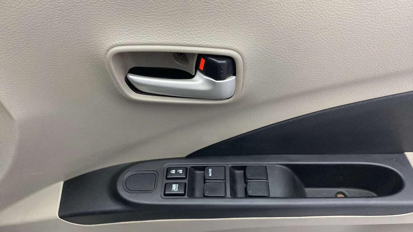 2014 Maruti Celerio VXI, Petrol, Manual, 19,080 km, Driver Side Door Panels Control