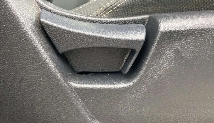 2019 Mahindra XUV300 W6 1.2 PETROL, Petrol, Manual, 23,173 km, Driver Side Adjustment Panel