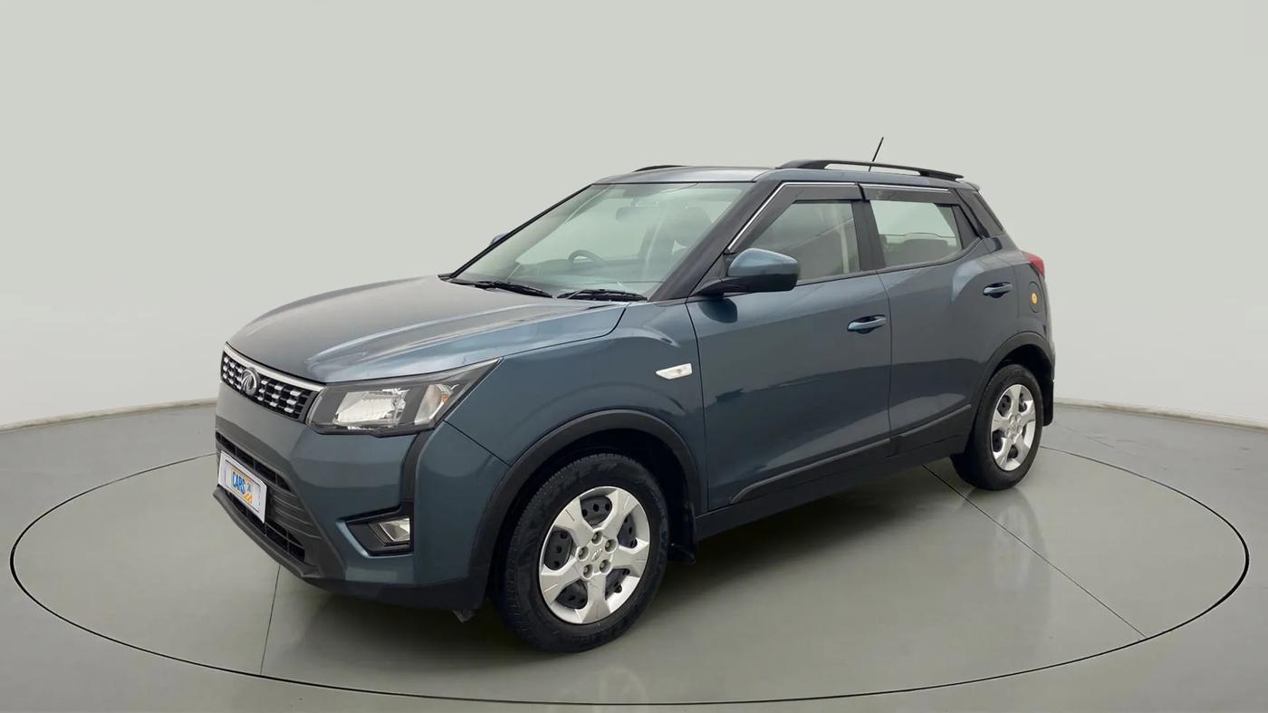 2019 Mahindra XUV300 W6 1.2 PETROL, Petrol, Manual, 23,173 km, Left Front Diagonal