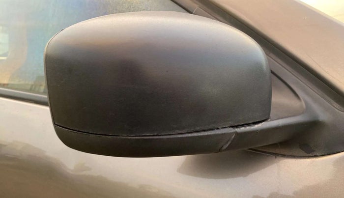 2018 Renault Kwid RXT 1.0 AMT (O), Petrol, Automatic, 34,307 km, Right rear-view mirror - Cover has minor damage