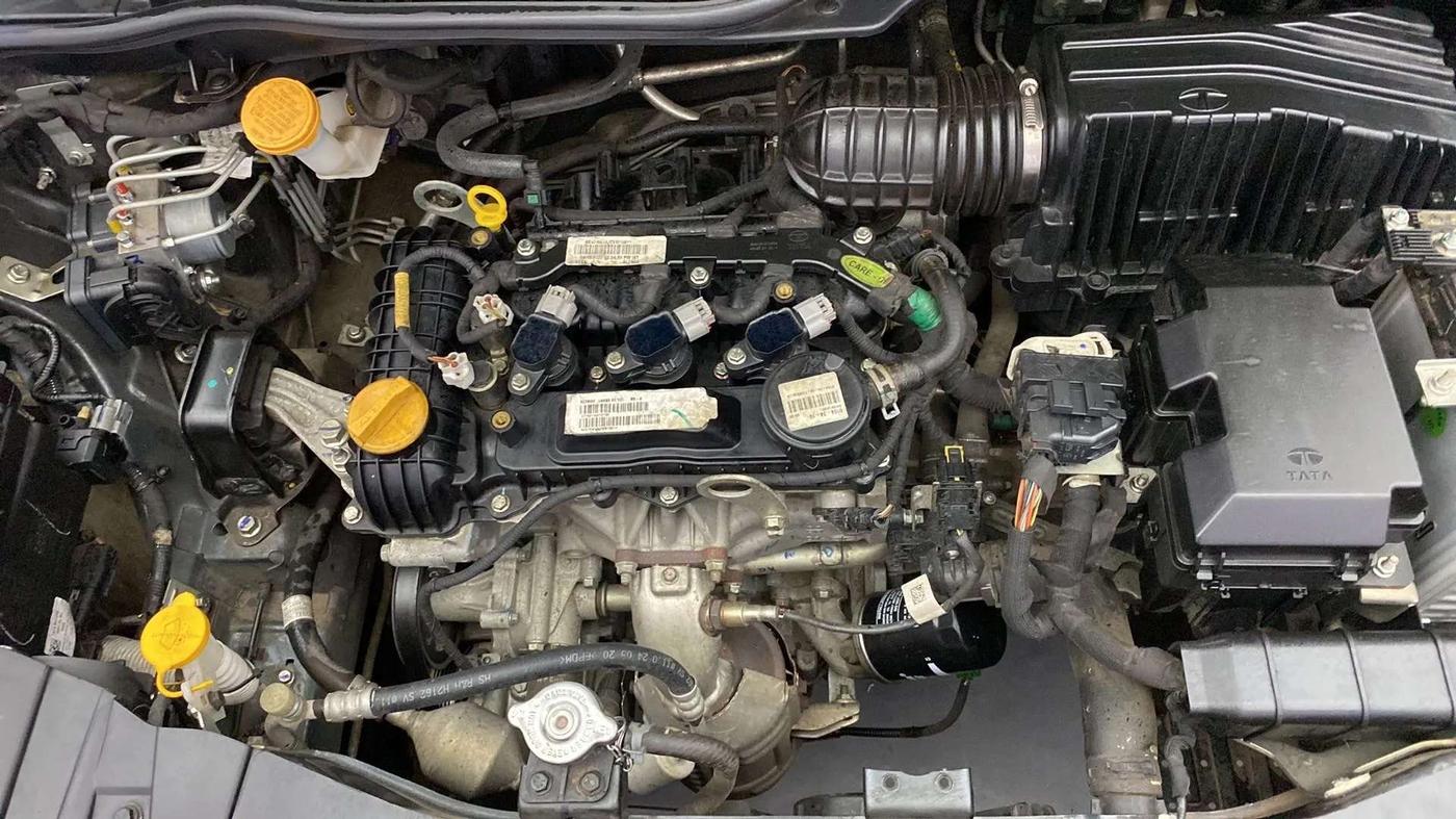2020 Tata ALTROZ XE PETROL, Petrol, Manual, 24,078 km, Open Bonet