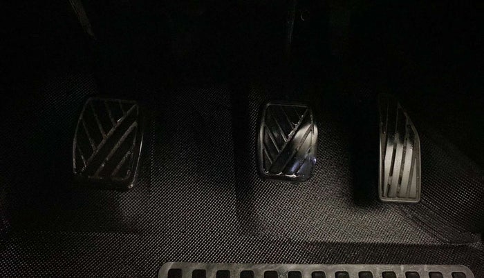 2019 Maruti Baleno DELTA PETROL 1.2, CNG, Manual, 79,359 km, Pedals