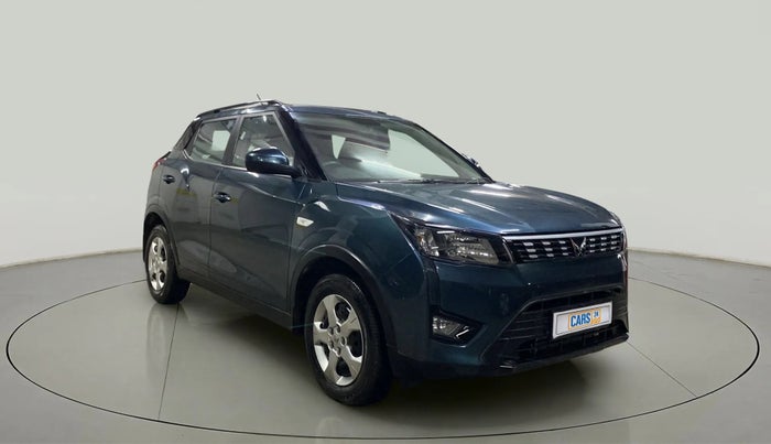 2022 Mahindra XUV300 W6 1.5 DIESEL AMT, Diesel, Automatic, 12,187 km, Right Front Diagonal