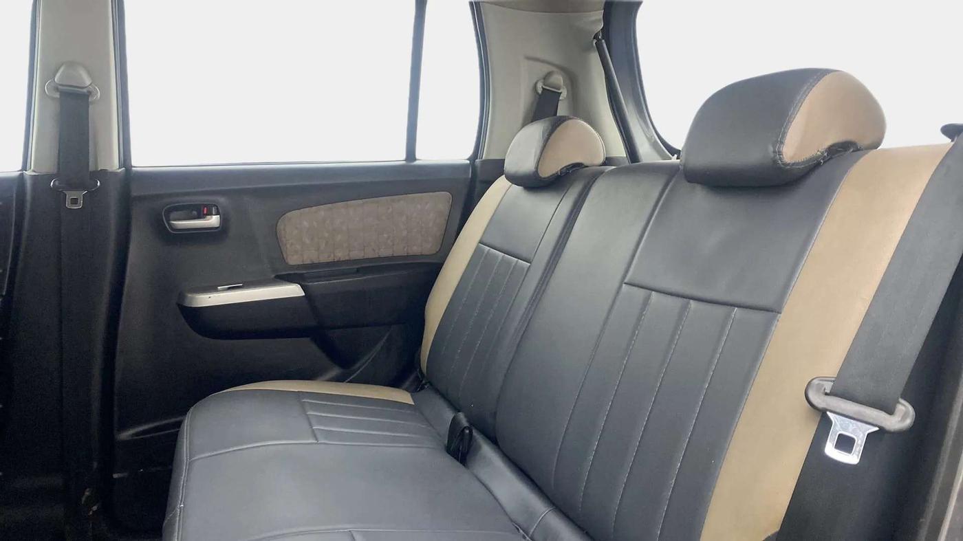 2016 Maruti Wagon R 1.0 VXI, Petrol, Manual, 71,410 km, Right Side Rear Door Cabin