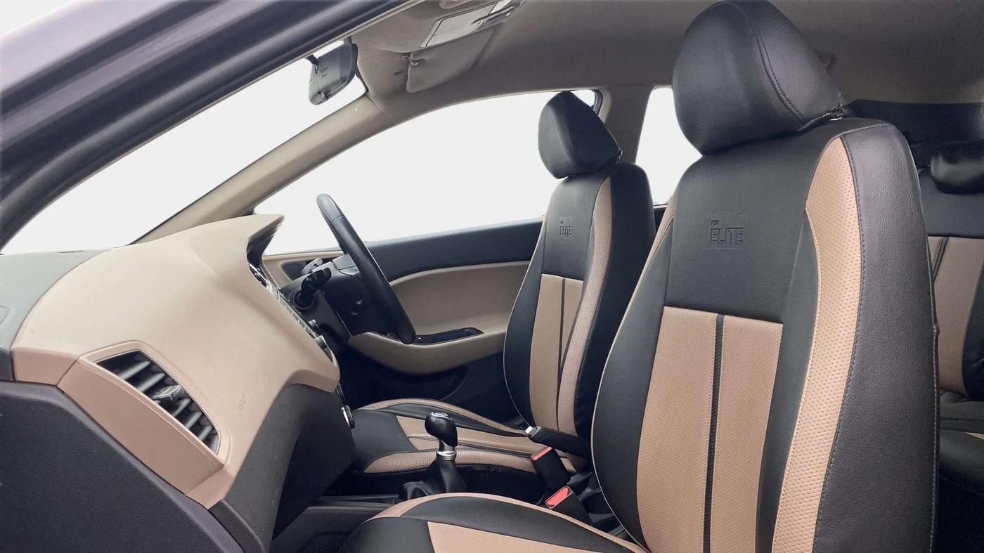 2017 Hyundai Elite i20 ASTA 1.2 (O), Petrol, Manual, 61,471 km, Right Side Front Door Cabin