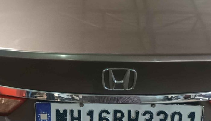 2015 Honda City 1.5L I-VTEC V MT, Petrol, Manual, 96,210 km, Dicky (Boot door) - Slightly dented