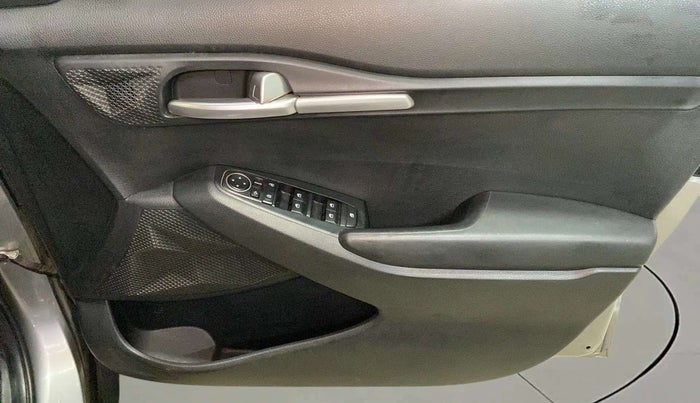 2020 KIA SELTOS HTK PLUS 1.5, Petrol, Manual, 50,512 km, Driver Side Door Panels Control