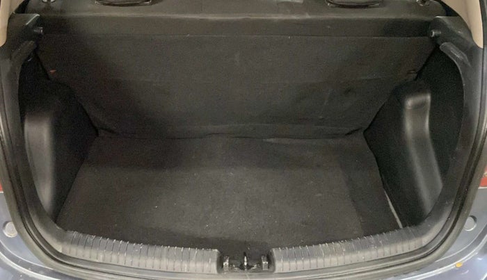 2015 Hyundai Grand i10 ASTA AT 1.2 KAPPA VTVT, Petrol, Automatic, 47,771 km, Boot Inside