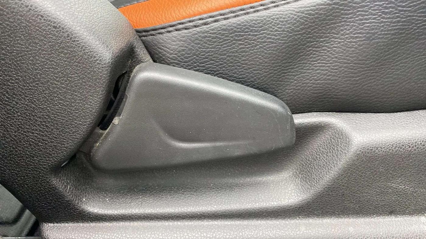 2021 Renault Kwid CLIMBER 1.0 AMT (O), Petrol, Automatic, 12,555 km, Driver Side Adjustment Panel