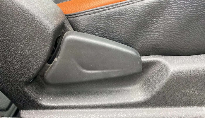 2021 Renault Kwid CLIMBER 1.0 AMT (O), Petrol, Automatic, 12,555 km, Driver Side Adjustment Panel