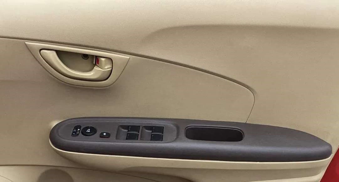 2013 Honda Brio S MT, Petrol, Manual, 56,946 km, Driver Side Door Panels Control