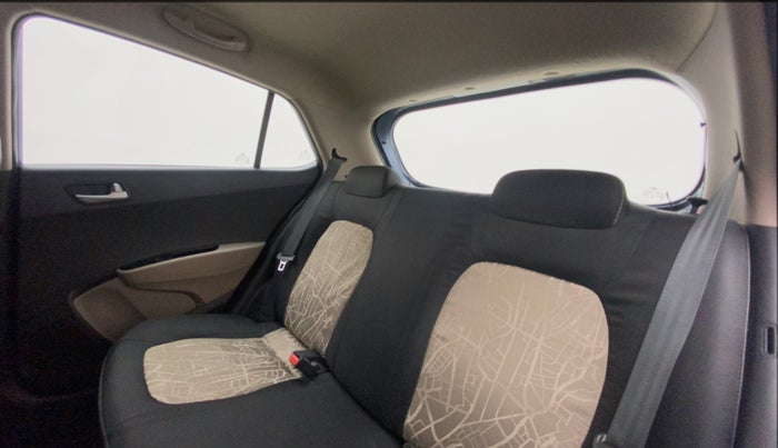 2014 Hyundai Grand i10 SPORTZ AT 1.2 KAPPA VTVT, Petrol, Automatic, 80,829 km, Right Side Rear Door Cabin
