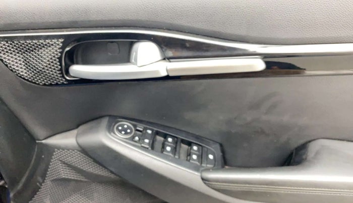 2021 KIA SELTOS HTX ANNIVERSARY EDITION 1.5 DIESEL, Diesel, Manual, 36,668 km, Driver Side Door Panels Control
