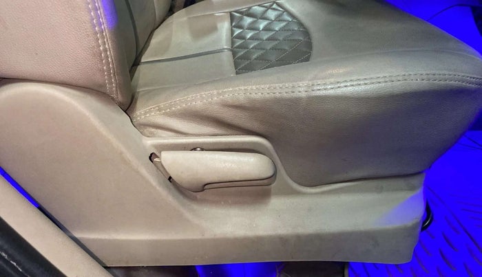 2016 Maruti Ertiga VXI CNG, CNG, Manual, 48,640 km, Driver Side Adjustment Panel