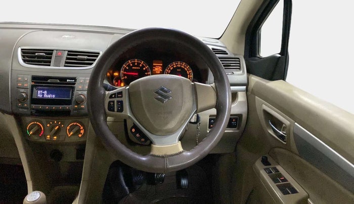 2016 Maruti Ertiga VXI CNG, CNG, Manual, 48,640 km, Steering Wheel Close Up
