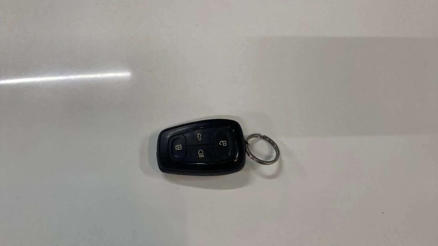 2019 Tata Harrier XZ 2.0L, Diesel, Manual, 64,195 km, Key Close Up