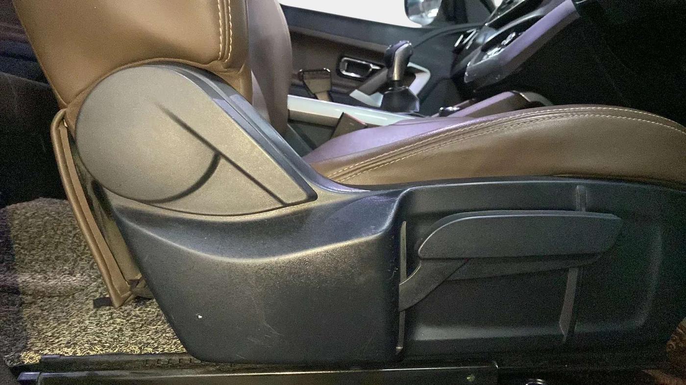 2019 Tata Harrier XZ 2.0L, Diesel, Manual, 64,195 km, Driver Side Adjustment Panel