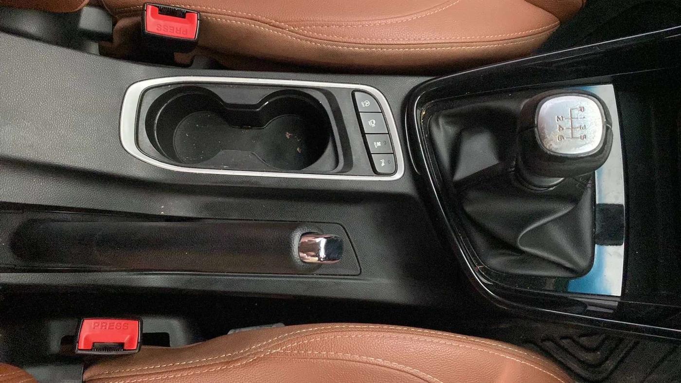 2020 MG HECTOR PLUS SHARP 1.5 PETROL TURBO HYBRID MT 6-STR, Petrol, Manual, 69,937 km, Gear Lever