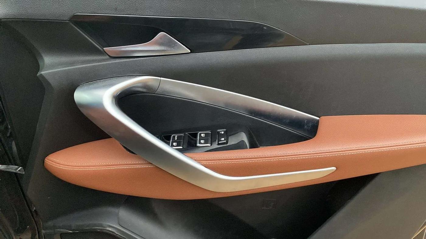 2020 MG HECTOR PLUS SHARP 1.5 PETROL TURBO HYBRID MT 6-STR, Petrol, Manual, 69,937 km, Driver Side Door Panels Control