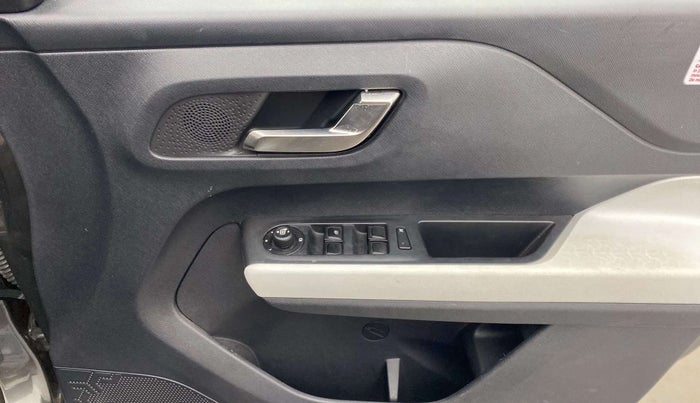 2022 Tata PUNCH CREATIVE  AMT, Petrol, Automatic, 9,837 km, Driver Side Door Panels Control