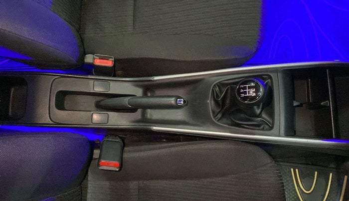 2017 Maruti Baleno DELTA PETROL 1.2, Petrol, Manual, 49,259 km, Gear Lever
