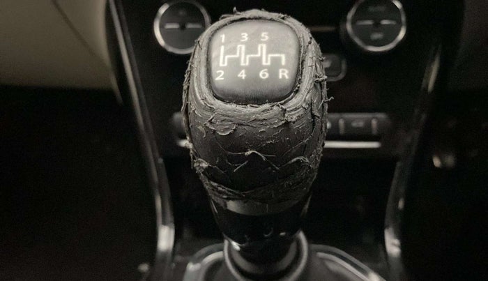 2020 Tata NEXON XZ PLUS PETROL, Petrol, Manual, 70,257 km, Gear lever - Knob cover torn