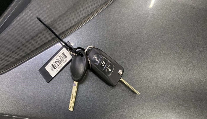 2020 Tata Tiago XT PETROL, Petrol, Manual, 18,702 km, Key Close Up