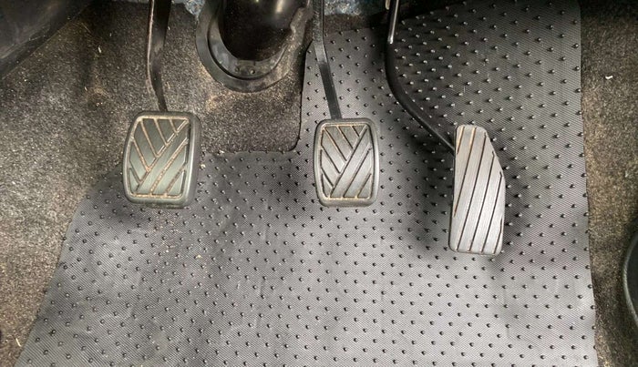 2015 Maruti Wagon R 1.0 VXI, Petrol, Manual, 12,575 km, Pedals