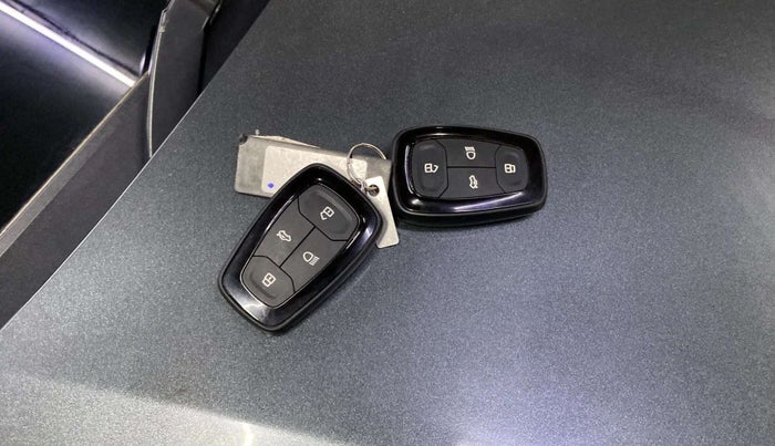 2023 Tata PUNCH ACCOMPLISHED AMT, Petrol, Automatic, 17,830 km, Key Close Up